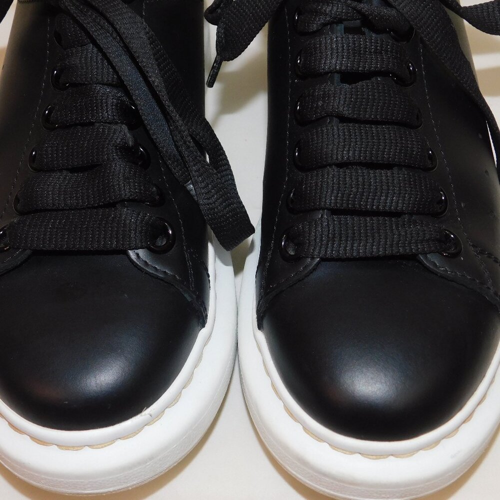 Alexander McQueen Women's Oversized Sneaker in Black Size 37 US Size 6 Leather - Picture 3 of 13